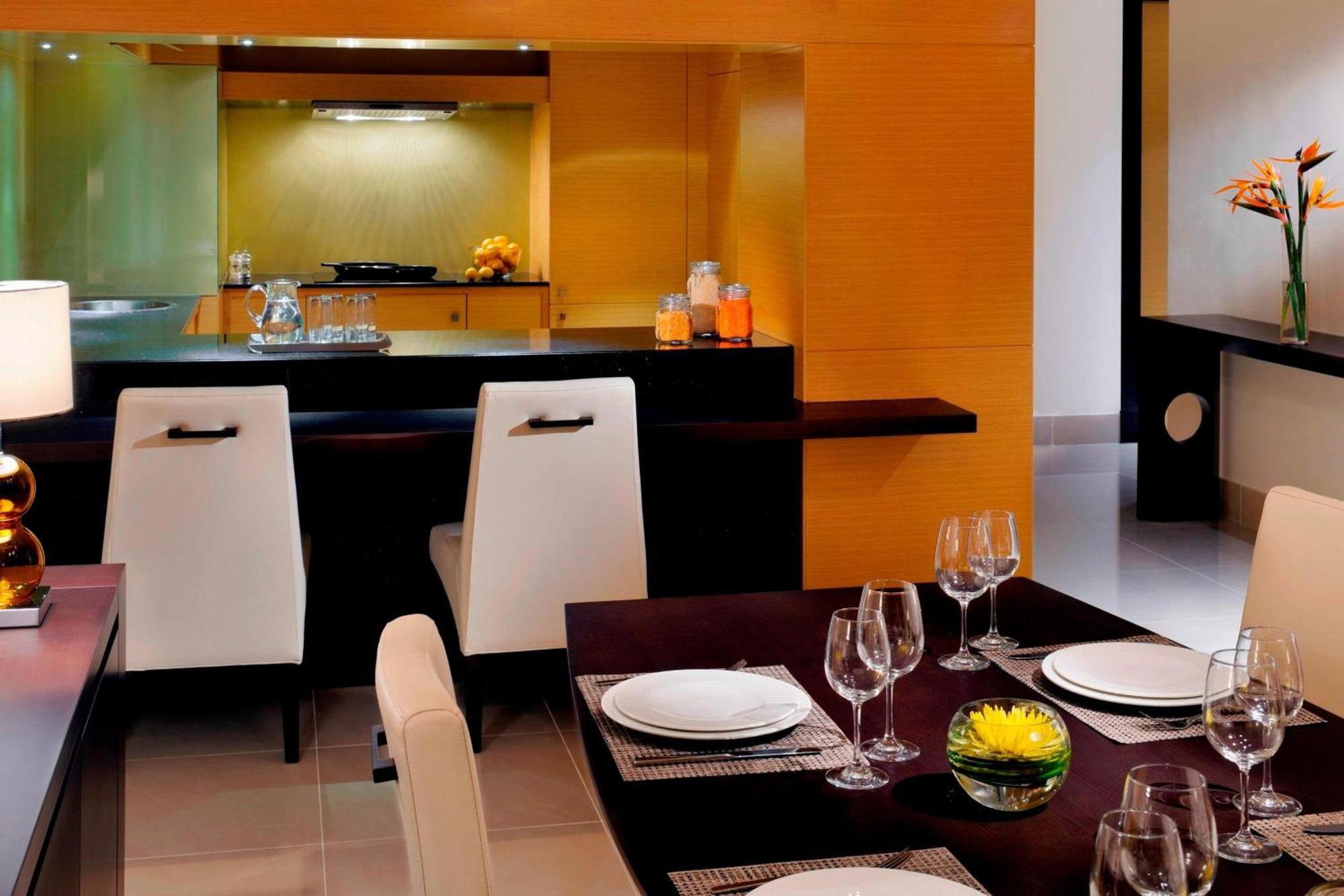 Marriott Executive Apartments Al Jaddaf, Dubai Buitenkant foto A kitchen in a W Residence