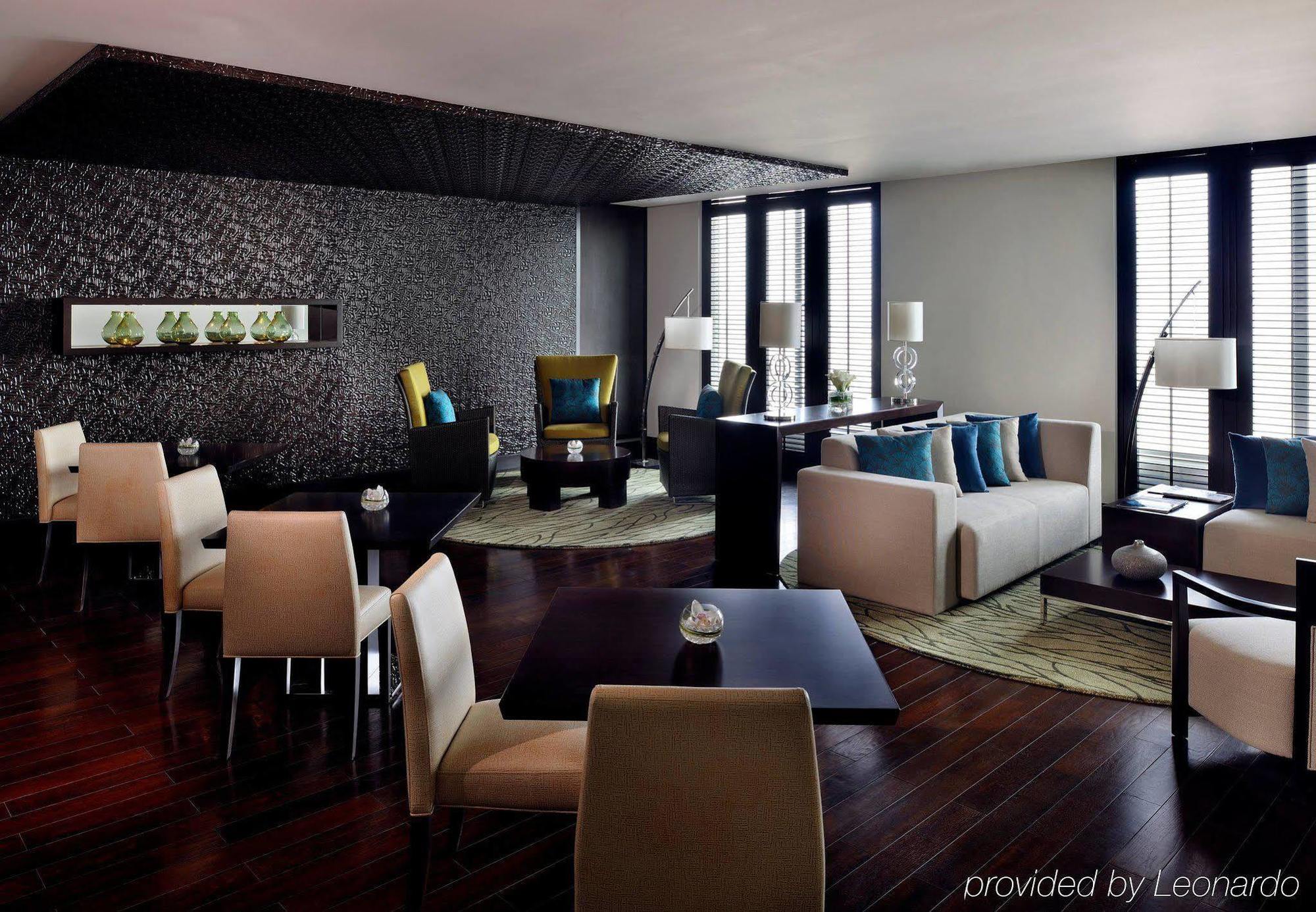 Marriott Executive Apartments Al Jaddaf, Dubai Buitenkant foto The lounge at the airport